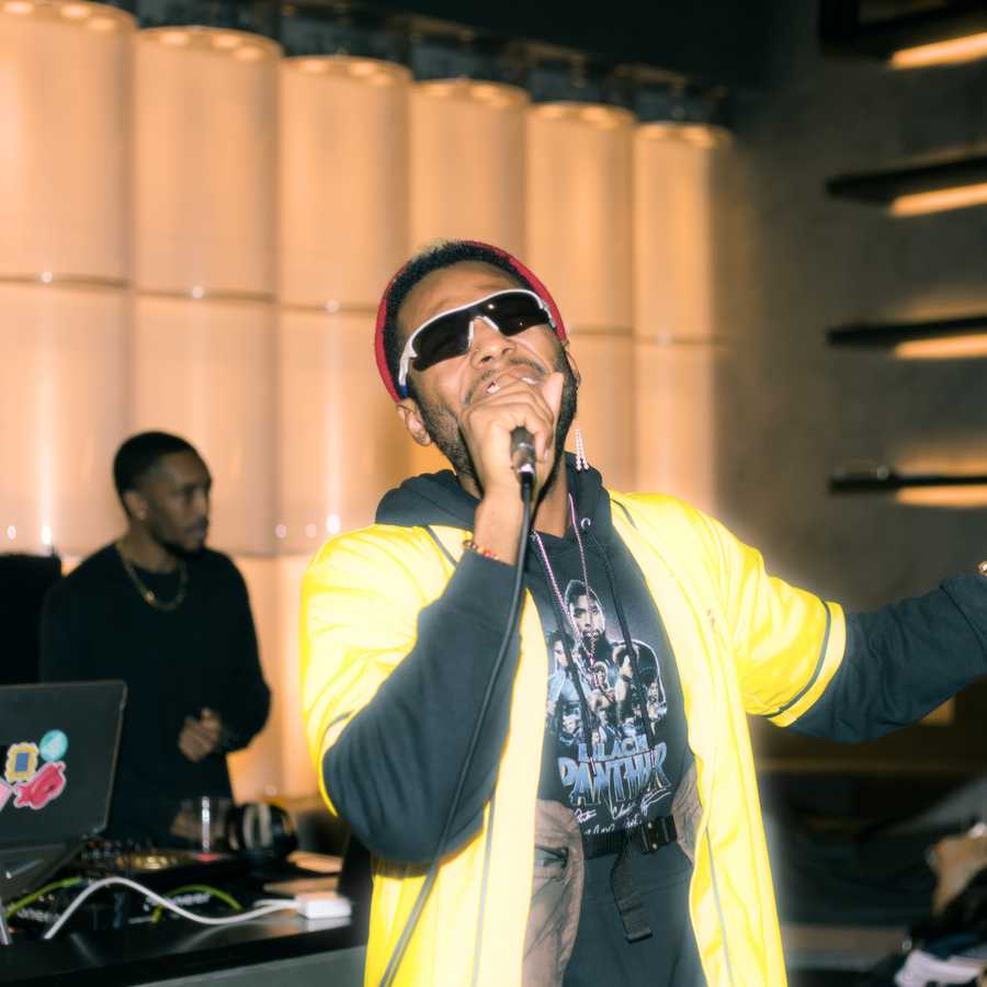 French Antonio singing at Octave Bar in Osaka, December 2023